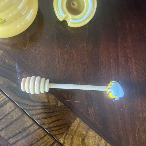 Mini Honey Pot Ceramic Jar & Wood Dipper Beehive with Bumble Bee Flower Lid - Picture 8 of 9